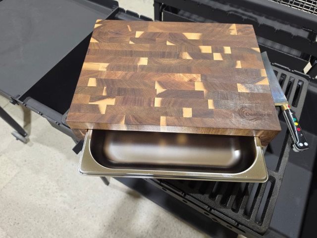 Griešanas dēlis ar paplāti