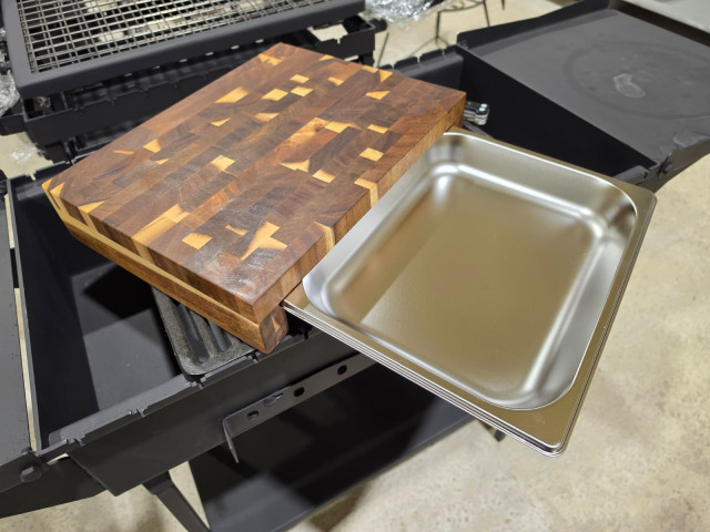 Griešanas dēlis ar paplāti