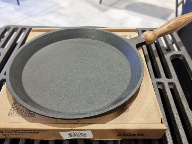 Čuguna pankūku panna ar noņemamu rokturi 220*15 mm